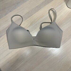 Lululemon Take Shape Wireless Bra | 32C